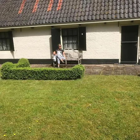 Bos En Duin بيت ضيافة